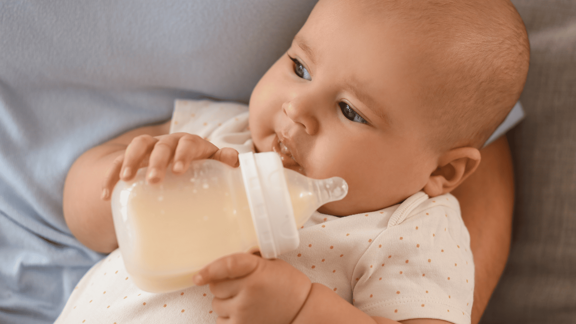 近年越來越多父母選擇嬰幼兒羊奶粉,因為當中含有天然A2蛋白結構,而且較低致蛋白含量,脂肪分子較細緻,更貼近母乳及容易消化。