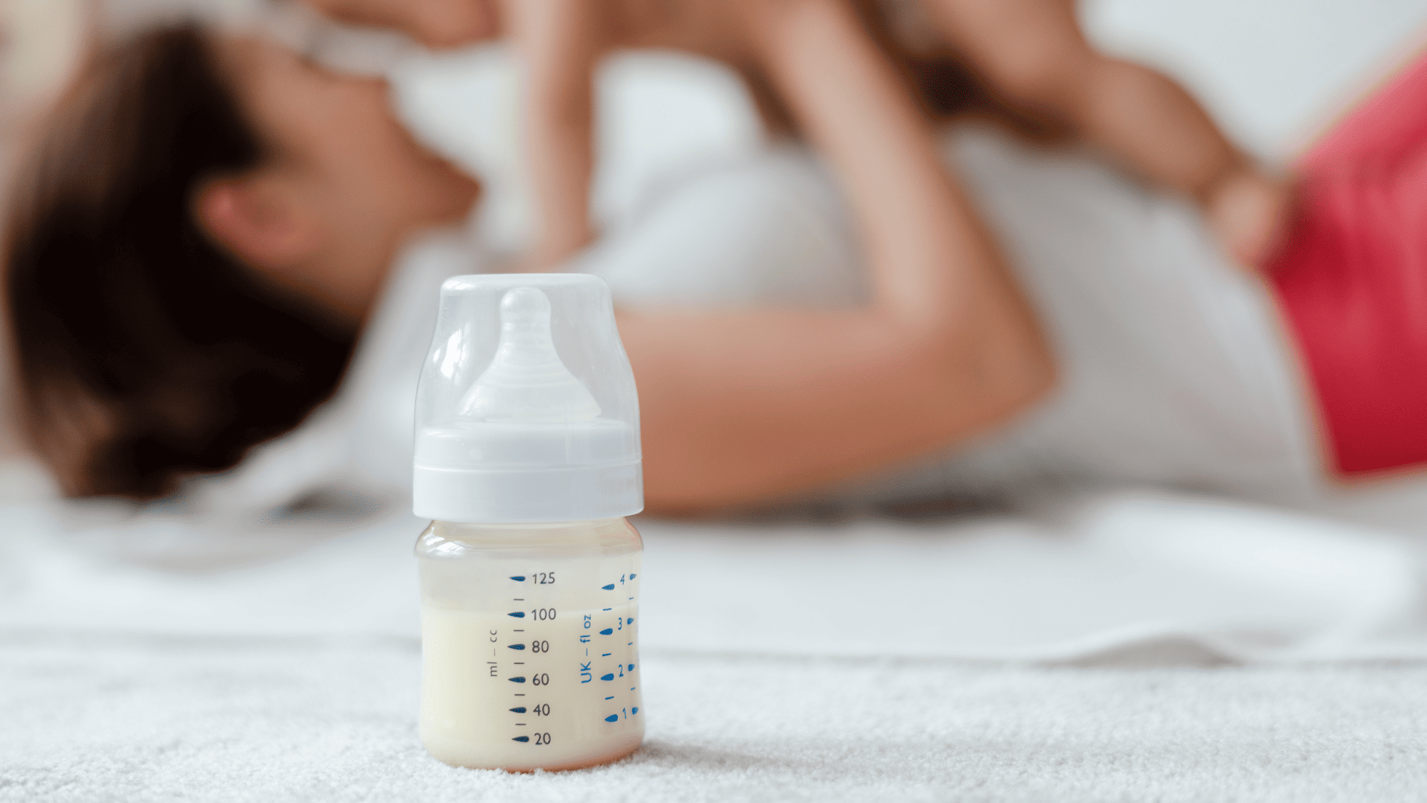如果寶寶因牛奶敏感而有嘔奶問題，可以轉飲Kabrita佳貝艾特嬰幼兒配方羊奶粉。